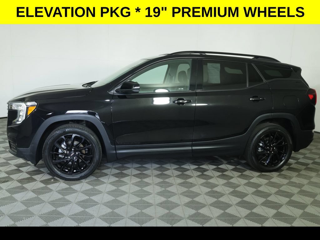 Used 2023 GMC Terrain SLT w/ Elevation Edition AWD/4WD image 7