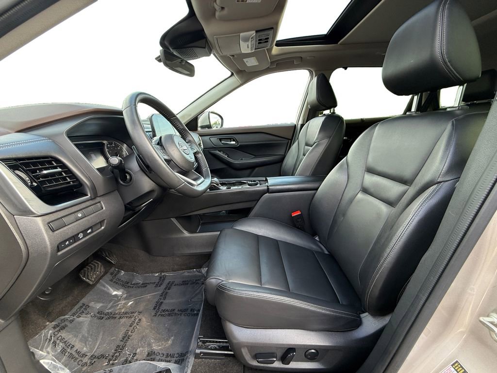 Used 2023 Nissan Rogue SL w/ SL Premium Package image 9