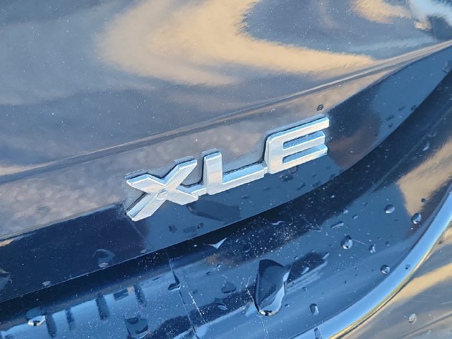 Used 2023 Toyota Highlander XLE FWD image 7