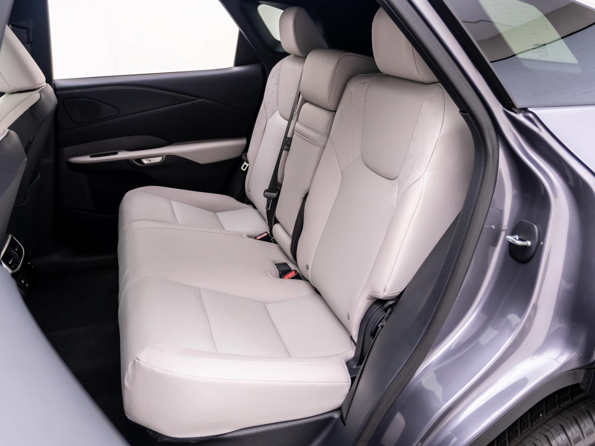 Used 2023 Lexus RX 350 Premium w/ Accessory Package AWD/4WD image 16