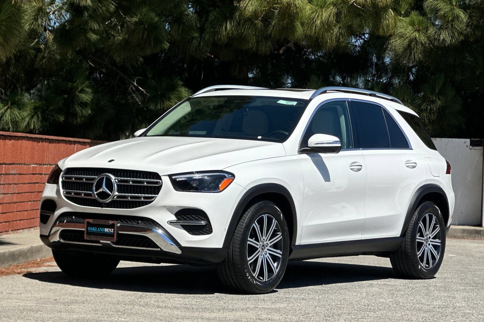 Certified 2025 Mercedes-Benz GLE 450e 4MATIC w/ Winter Package image 9