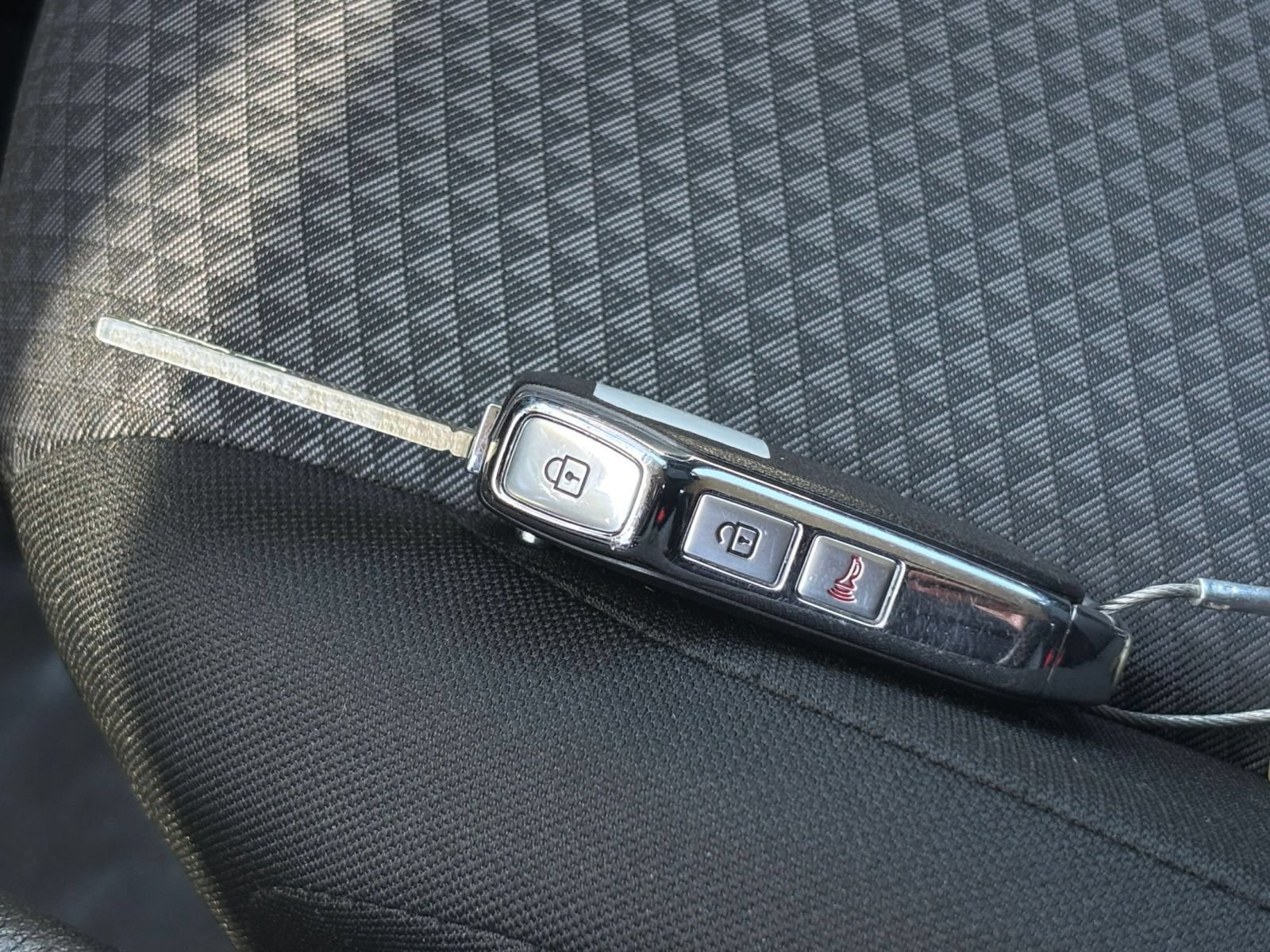 Used 2025 Kia Soul LX w/ LX Technology Package FWD image 21