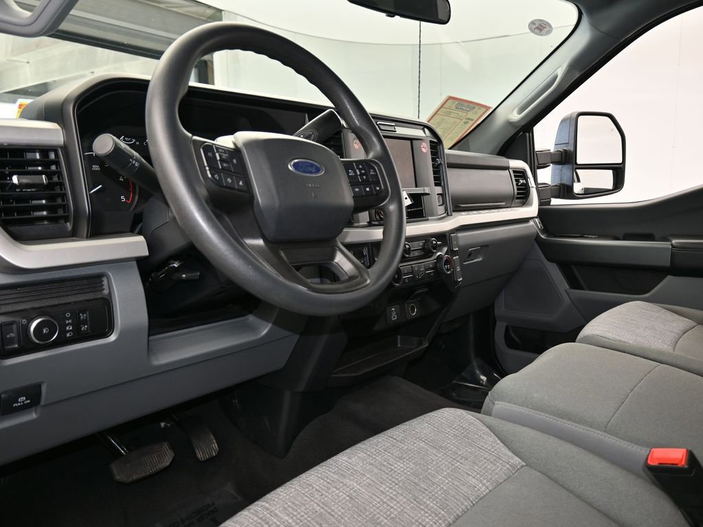 Used 2025 Ford F250 XLT image 13