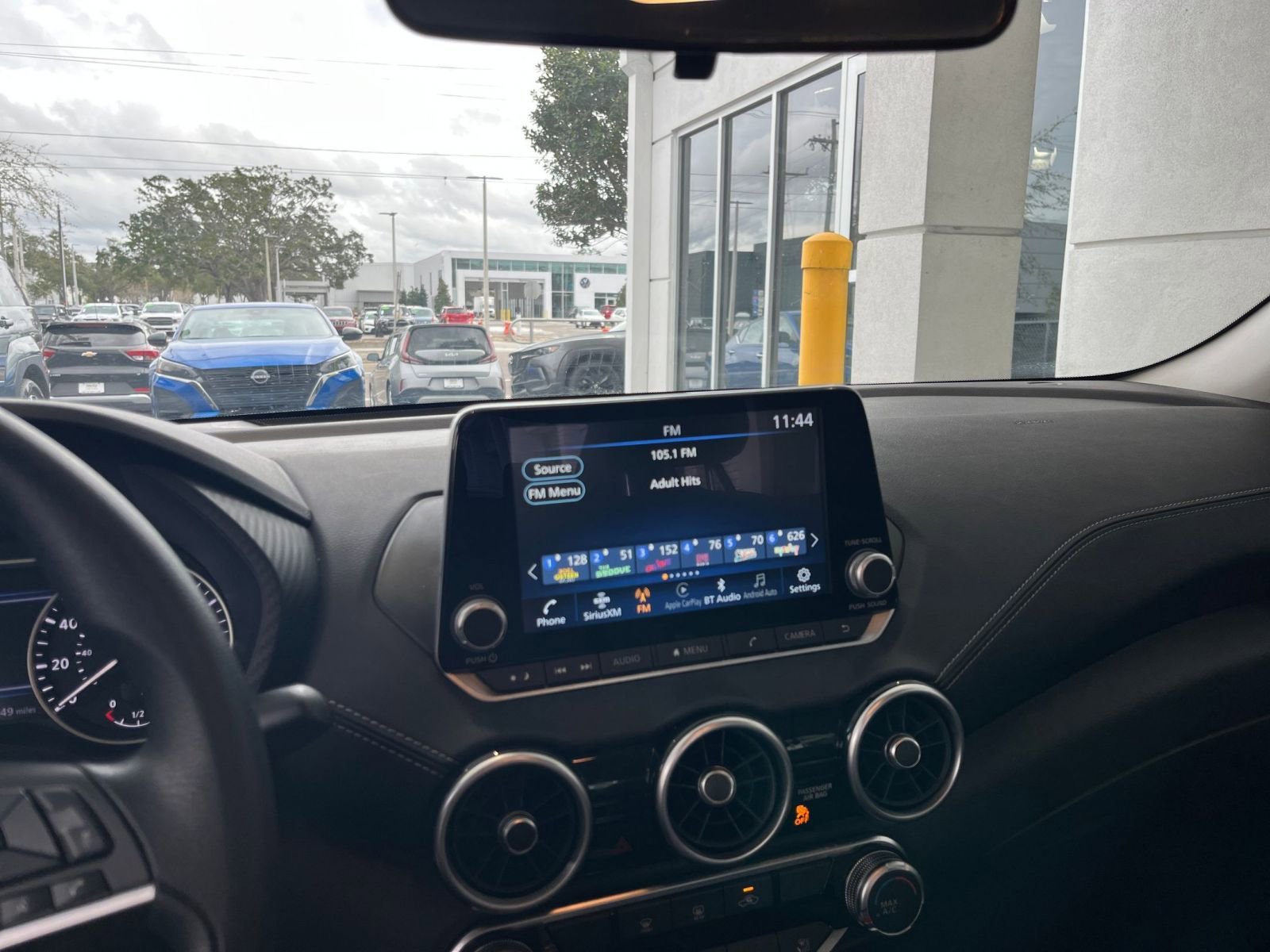 Used 2025 Nissan Sentra SV image 18