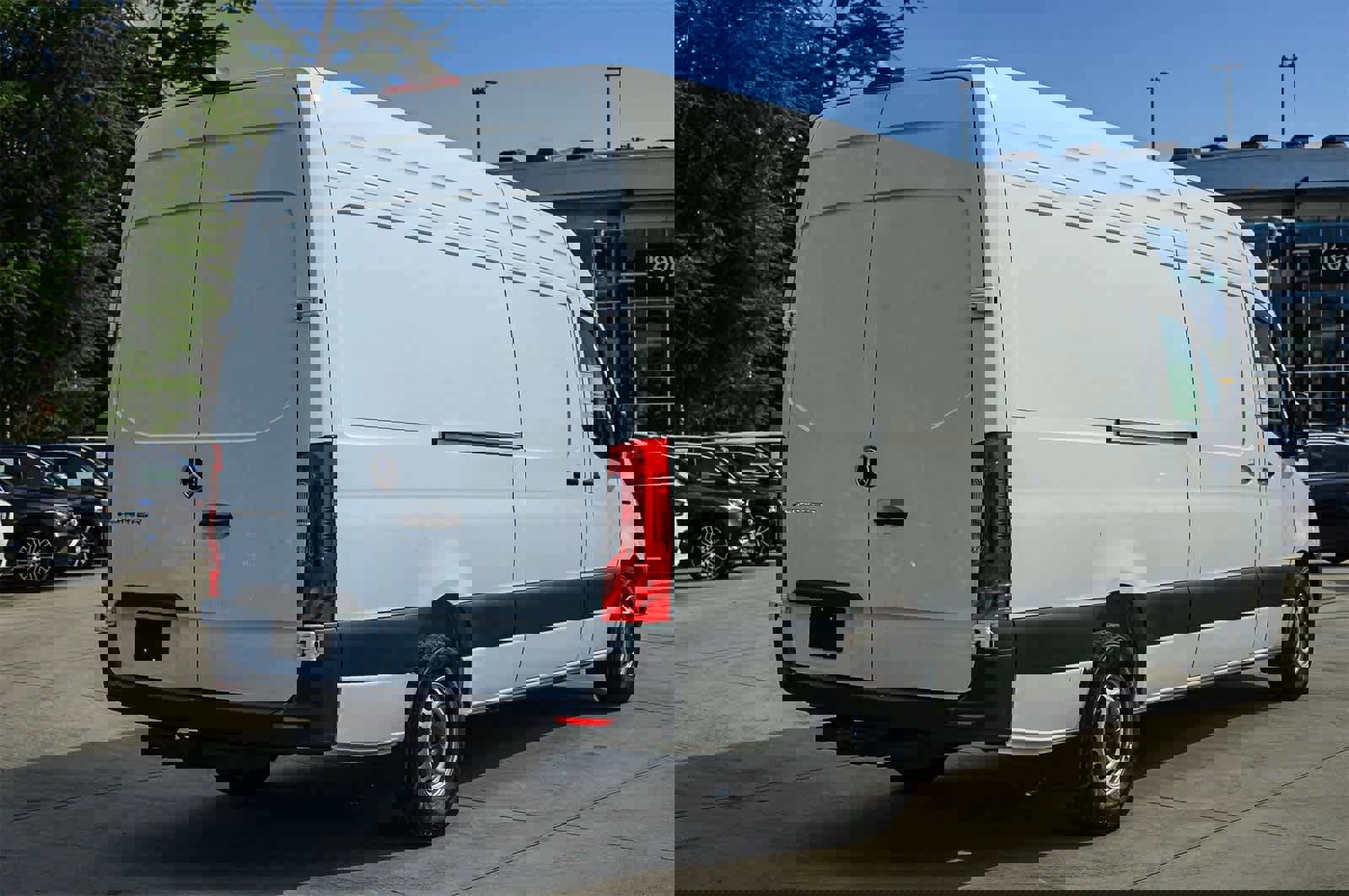 New 2024 Mercedes-Benz eSprinter 170 Cargo image 4