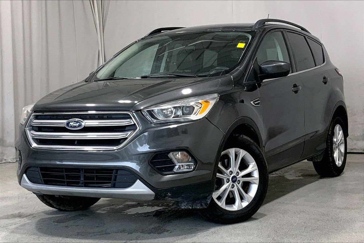 Used 2017 Ford Escape SE w/ SE Leather Comfort Package FWD image 2