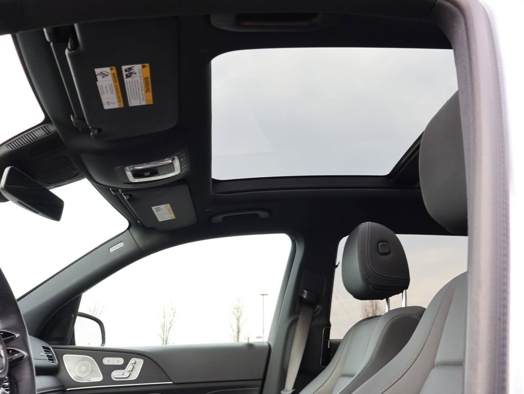 Used 2025 Mercedes-Benz GLS 450 4MATIC image 19