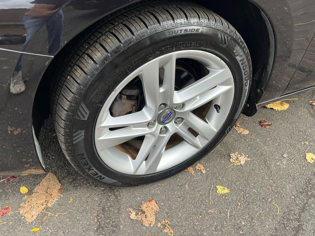 Used 2015 Volvo V60 T5 Platinum image 29