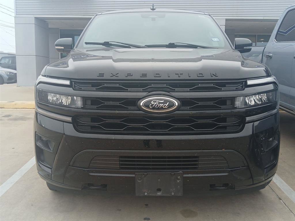 Used 2022 Ford Expedition Max Limited AWD/4WD image 4