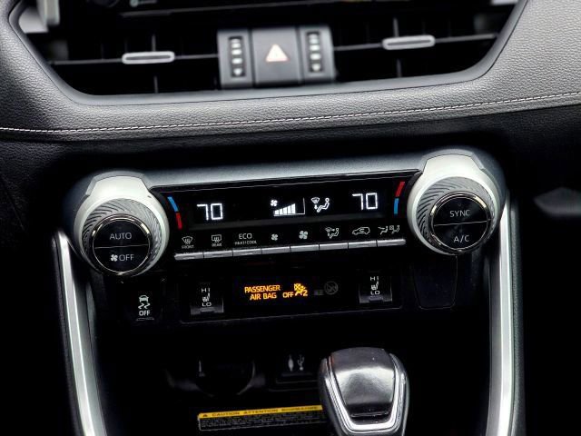 Used 2019 Toyota RAV4 Limited image 17