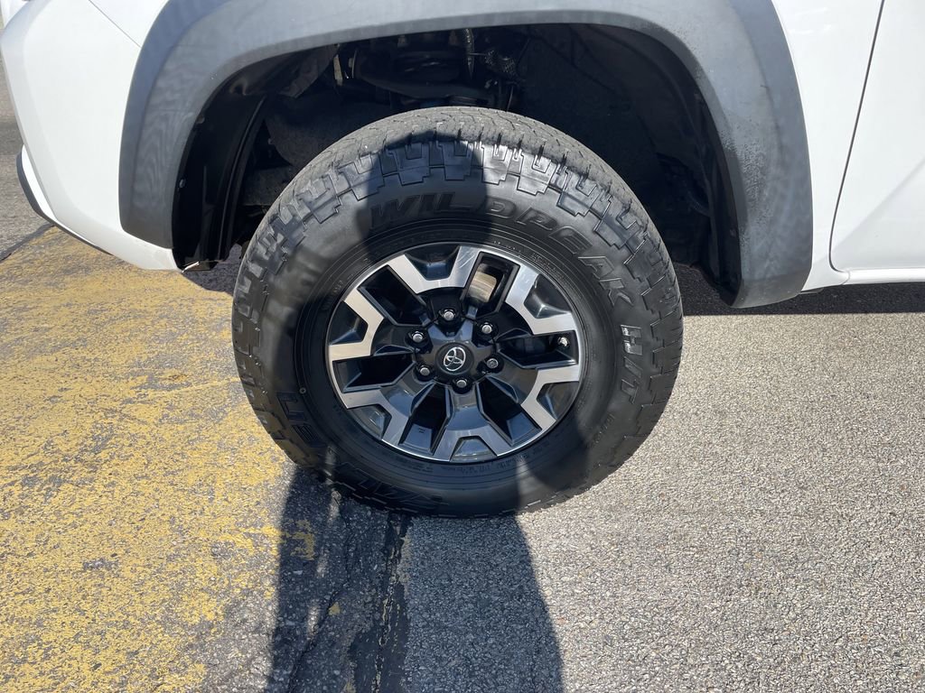 Used 2020 Toyota Tacoma TRD Off-Road AWD/4WD image 9