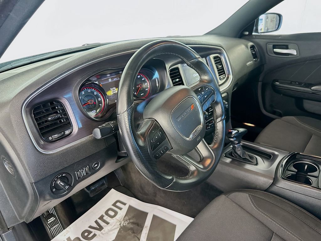Used 2018 Dodge Charger SXT Plus w/ Blacktop Package image 9