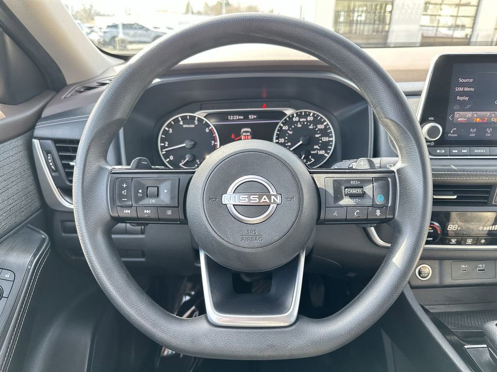 Used 2023 Nissan Rogue SV image 11