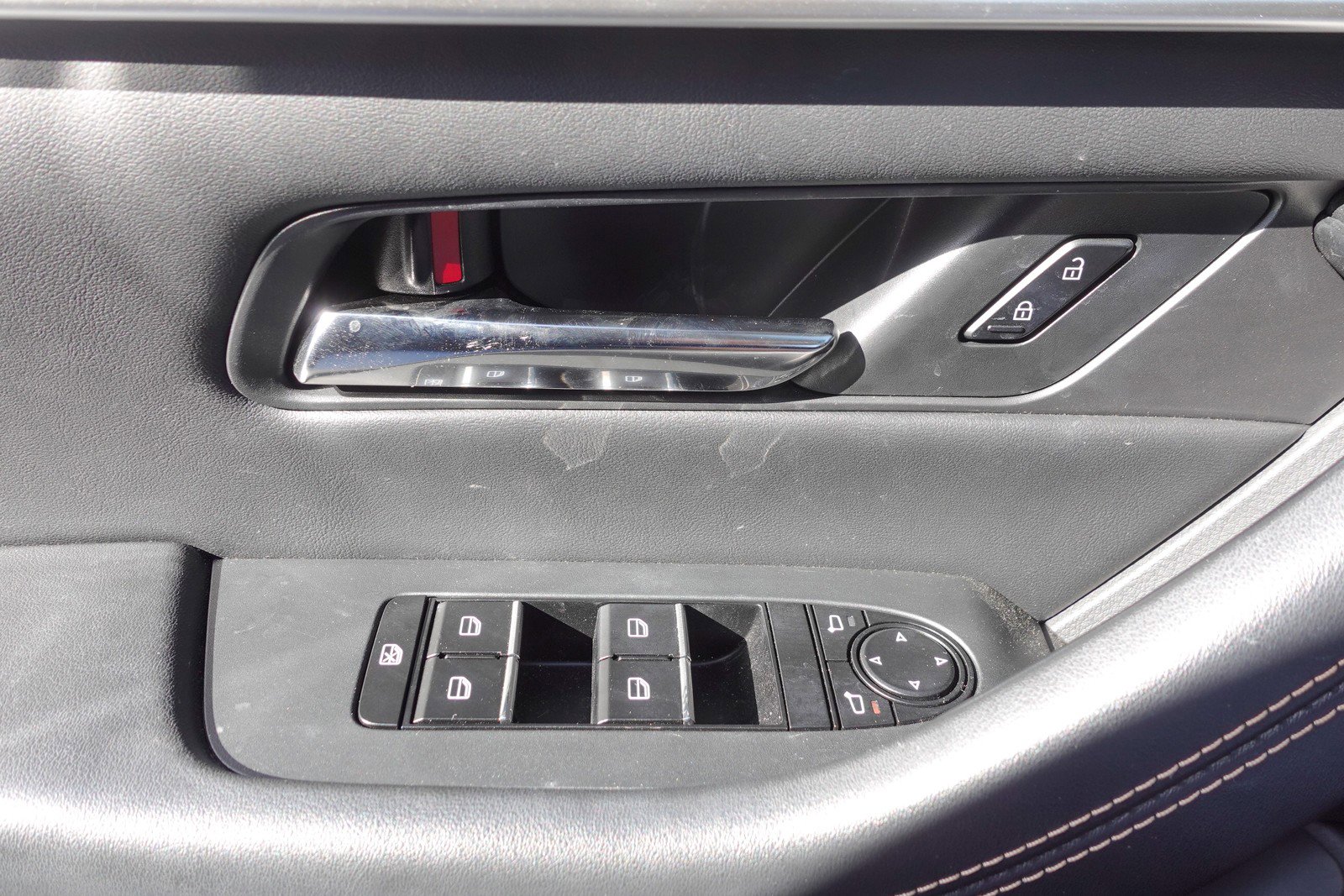 Used 2024 MAZDA CX-90 Plug-In Hybrid w/ Premium Pkg image 11