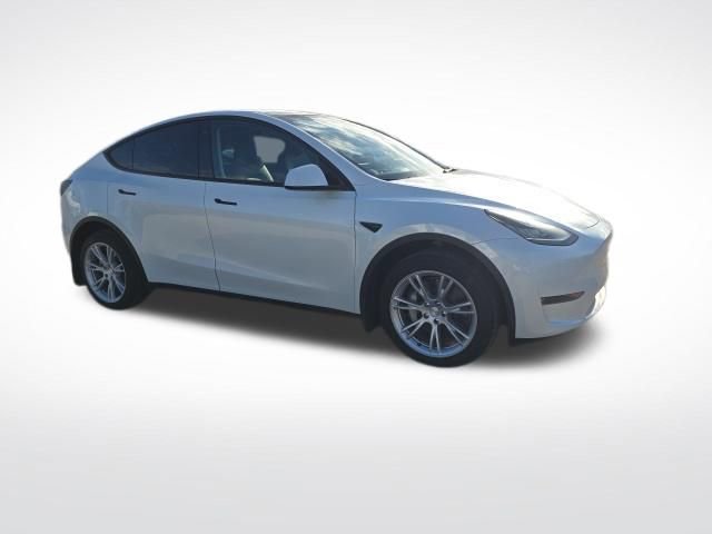 Used 2023 Tesla Model Y Long Range image 1
