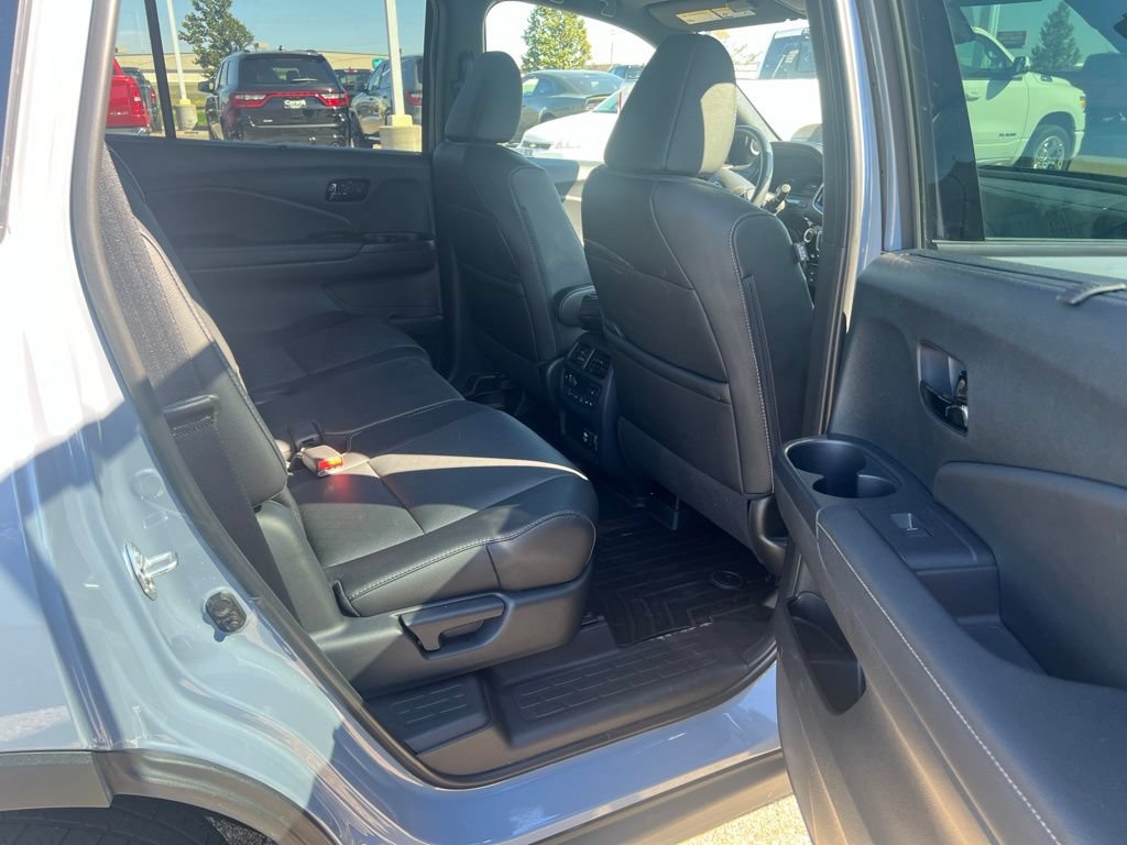 Used 2023 Honda Passport Elite image 14