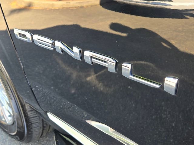 Used 2023 GMC Yukon Denali image 9
