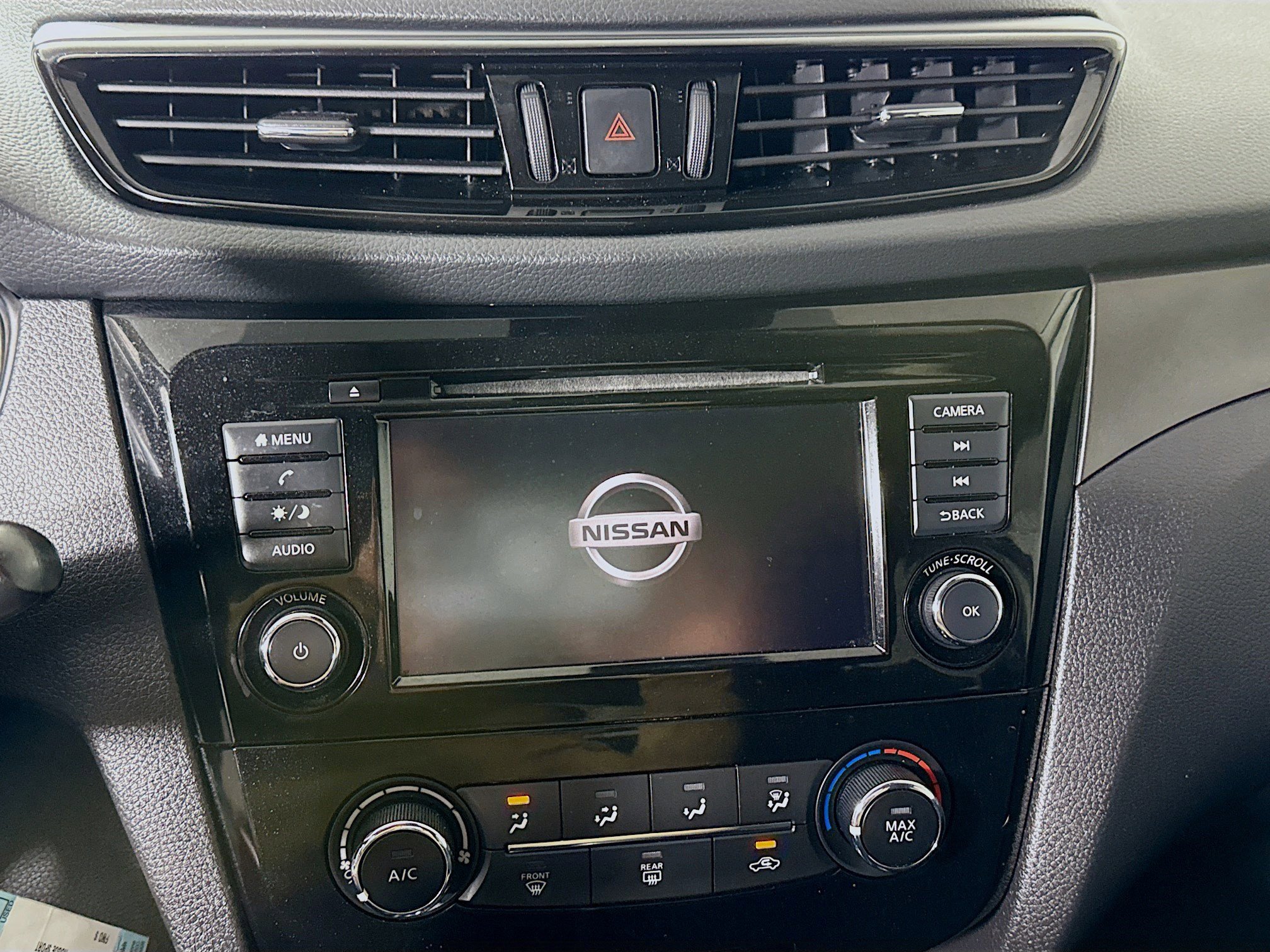 Used 2021 Nissan Rogue Sport S image 18