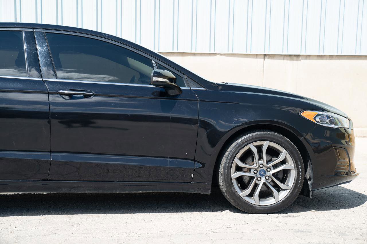 Used 2020 Ford Fusion SEL FWD image 11