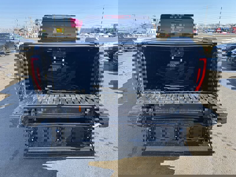 Used 2025 GMC Sierra 2500 AT4 w/ AT4 Premium Plus Package image 30