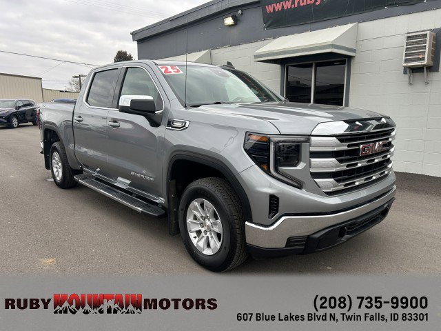 Used 2025 GMC Sierra 1500 SLE image 1