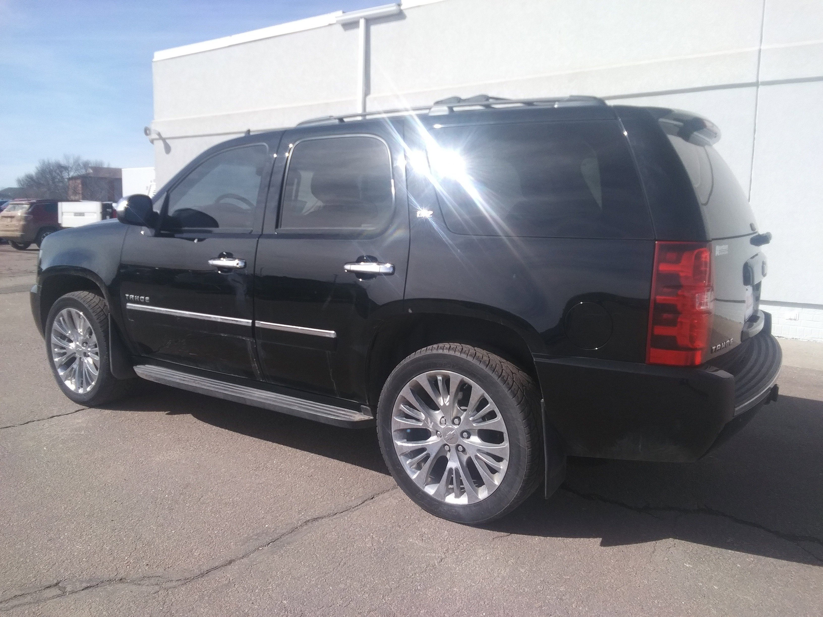 Used 2014 Chevrolet Tahoe LTZ AWD/4WD image 7