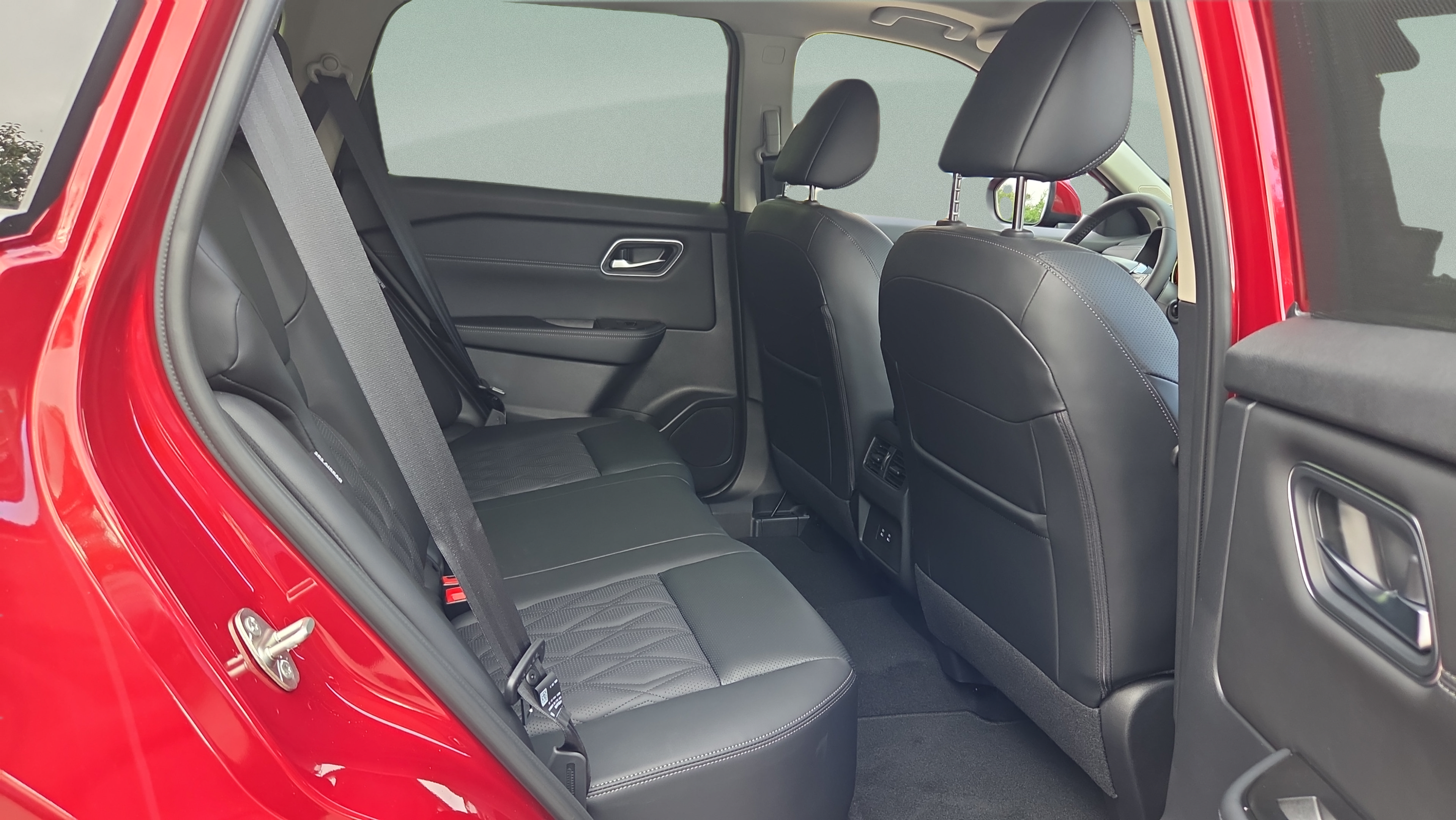 New 2026 Nissan Rogue Platinum AWD/4WD image 14