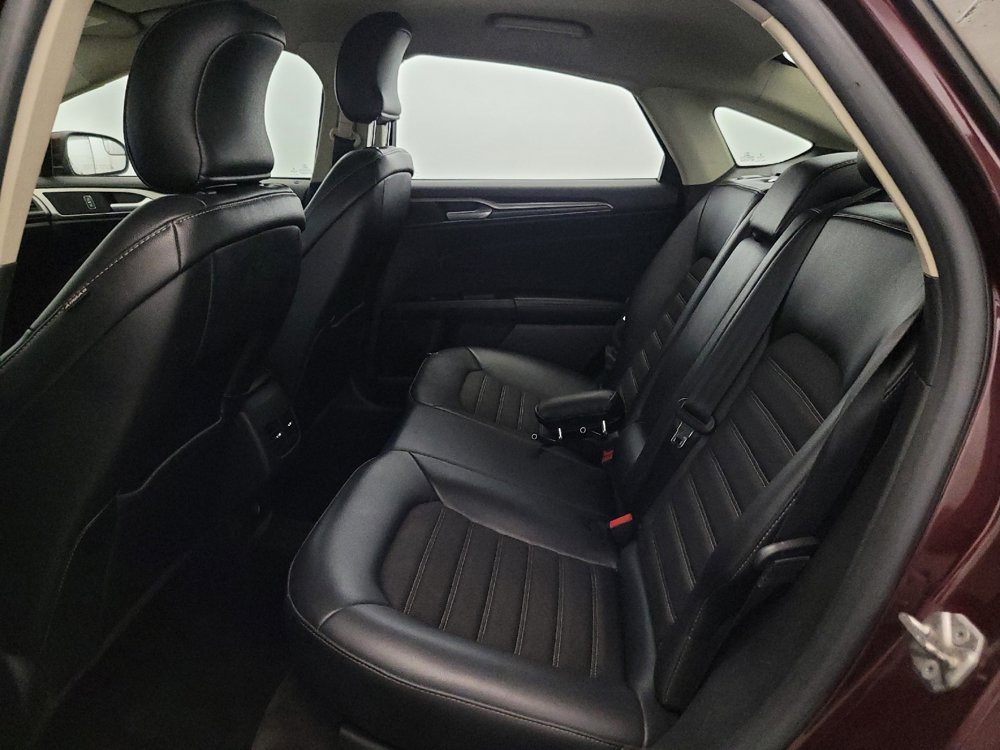 Used 2017 Ford Fusion SE w/ Equipment Group 201A FWD image 18