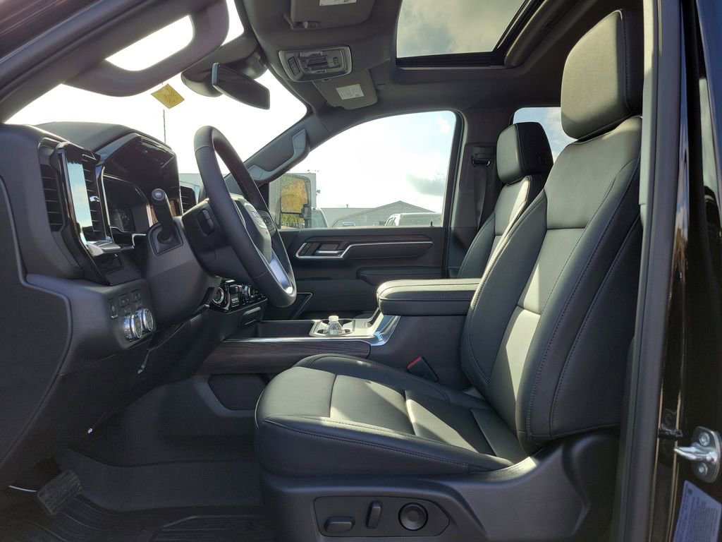 New 2025 GMC Sierra 3500 SLT w/ SLT Premium Package image 22