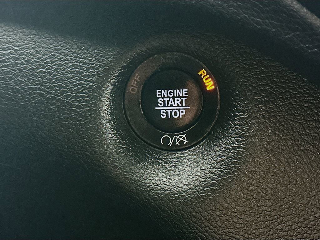 Used 2020 Jeep Cherokee Trailhawk w/ Cold Weather Group image 26