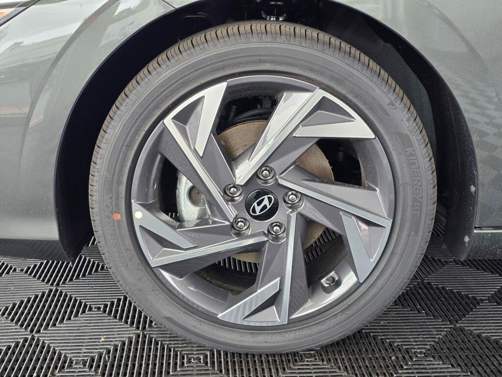 New 2026 Hyundai Elantra Limited FWD image 10