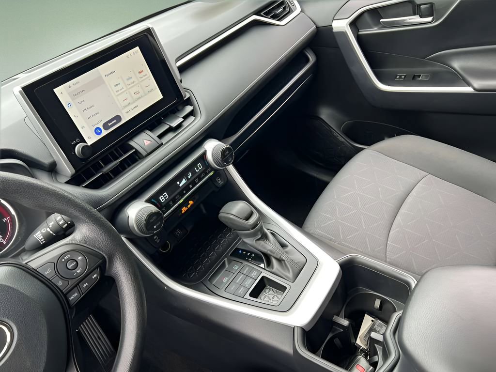 Used 2025 Toyota RAV4 XLE AWD/4WD image 18