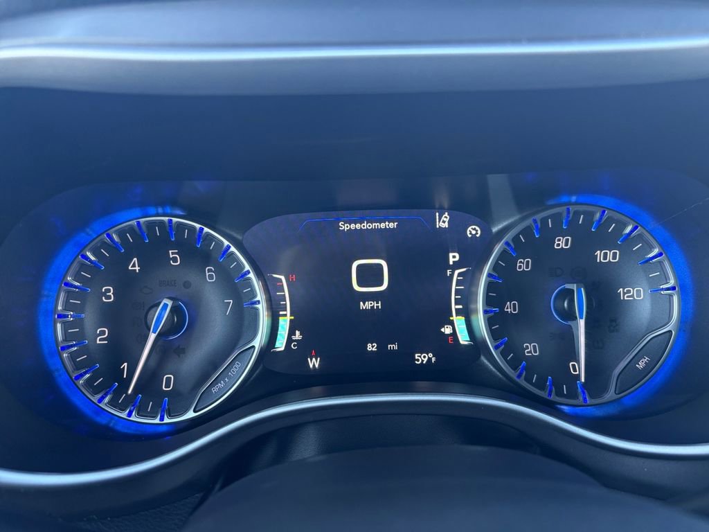 New 2026 Chrysler Pacifica Select image 17