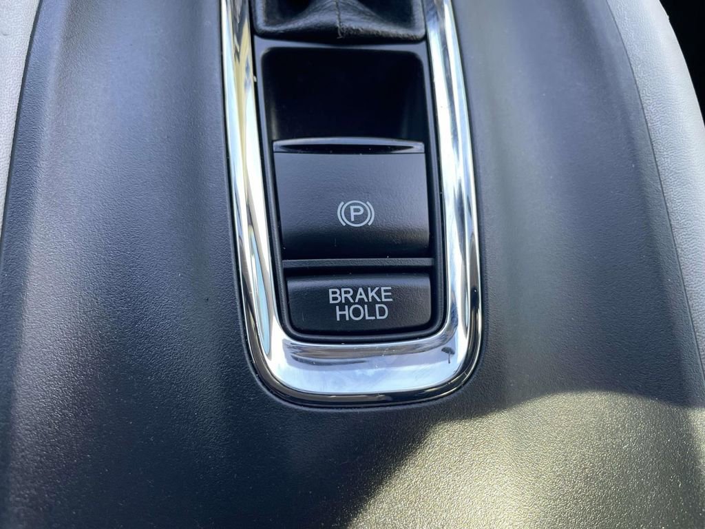 Used 2017 Honda HR-V LX image 38