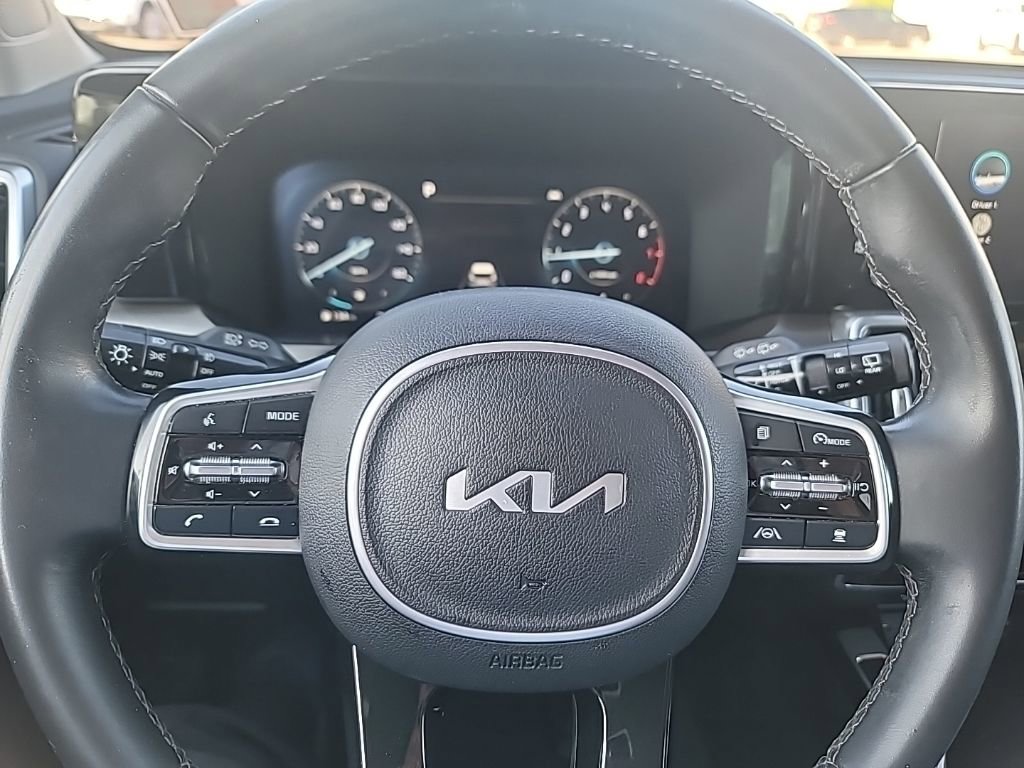 Certified 2023 Kia Sorento SX AWD/4WD image 23