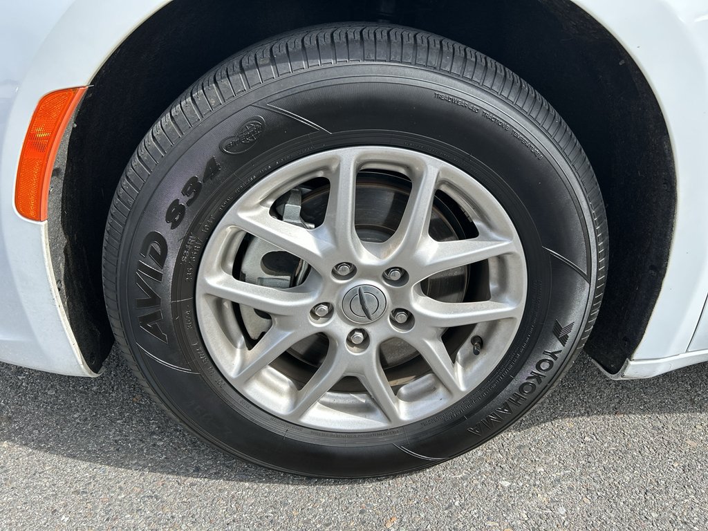 Used 2025 Chrysler Pacifica Select FWD image 8