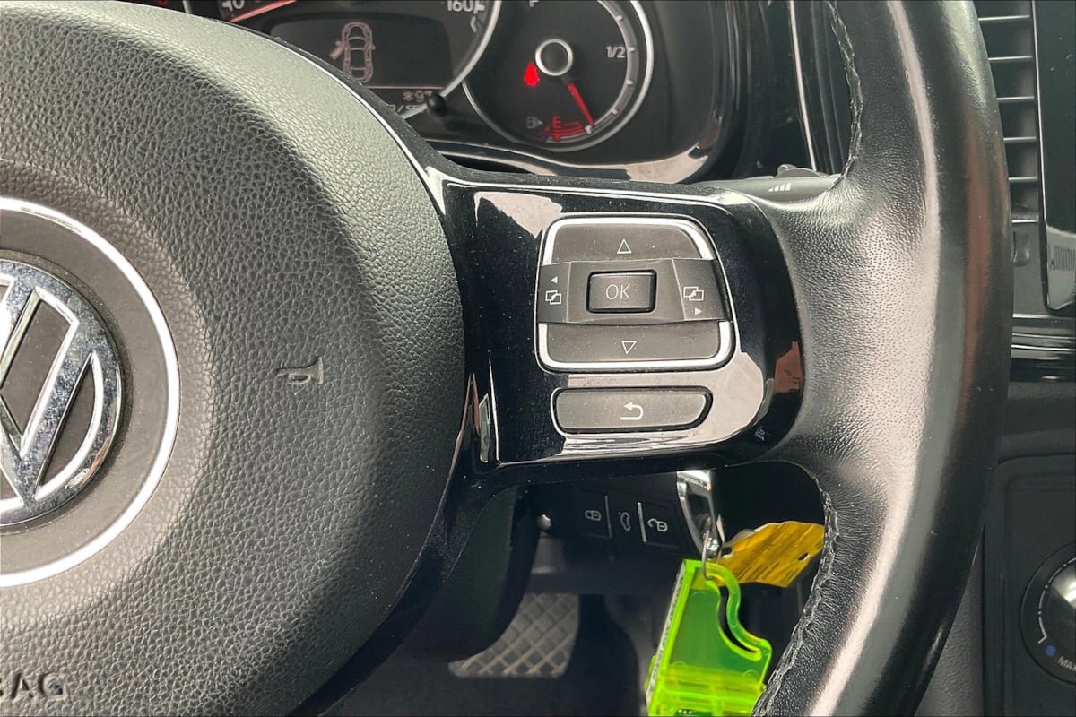 Used 2018 Volkswagen Beetle S image 17