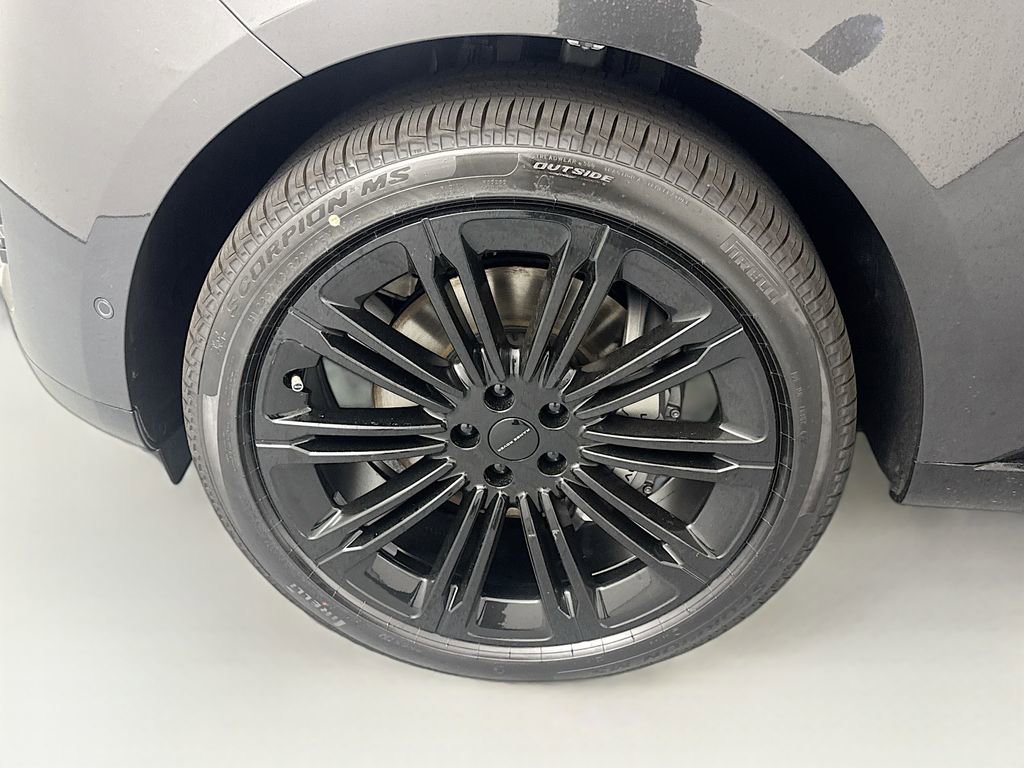 New 2026 Land Rover Range Rover Long Wheelbase SE image 30