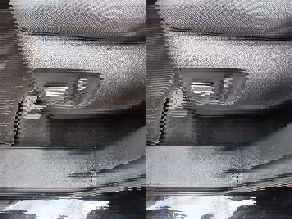 Used 2022 Toyota Highlander LE image 12