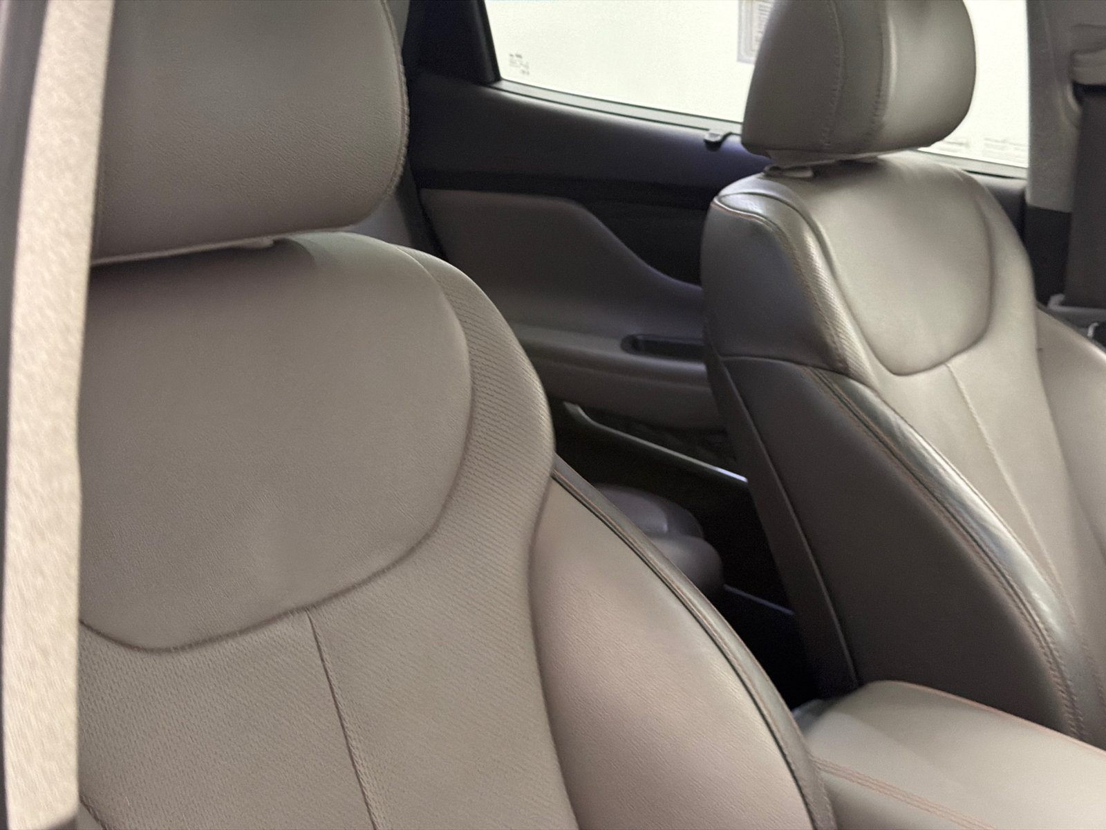 Used 2019 Hyundai Santa Fe FWD image 11