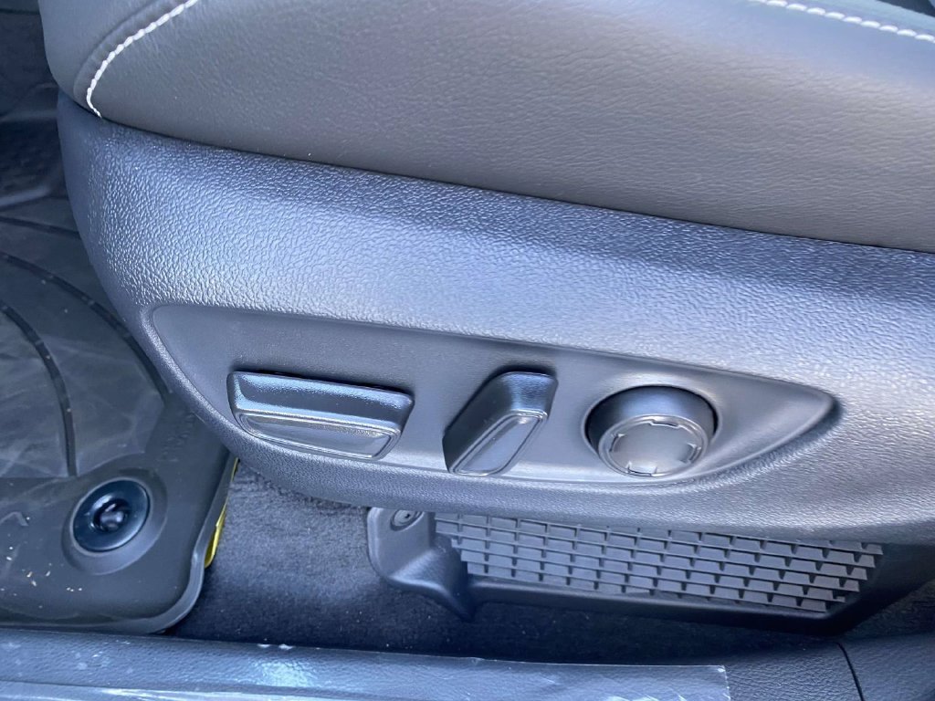 New 2026 Toyota Sienna XSE FWD image 13