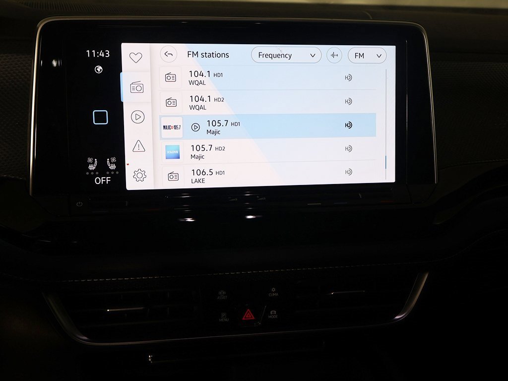 Used 2024 Volkswagen Atlas Cross Sport SEL R-Line image 44