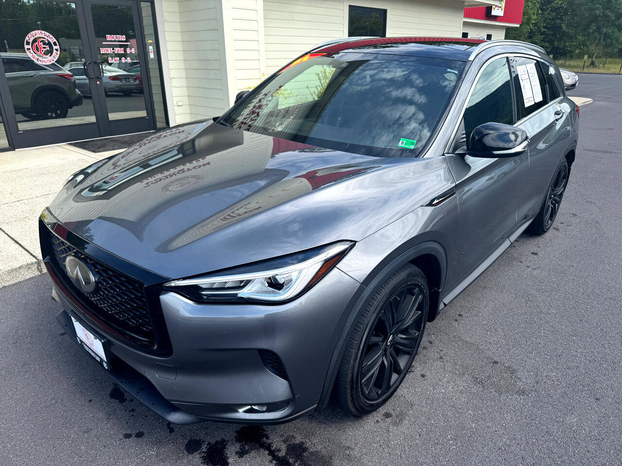 Used 2021 INFINITI QX50 Luxe w/ Appearance Package image 2