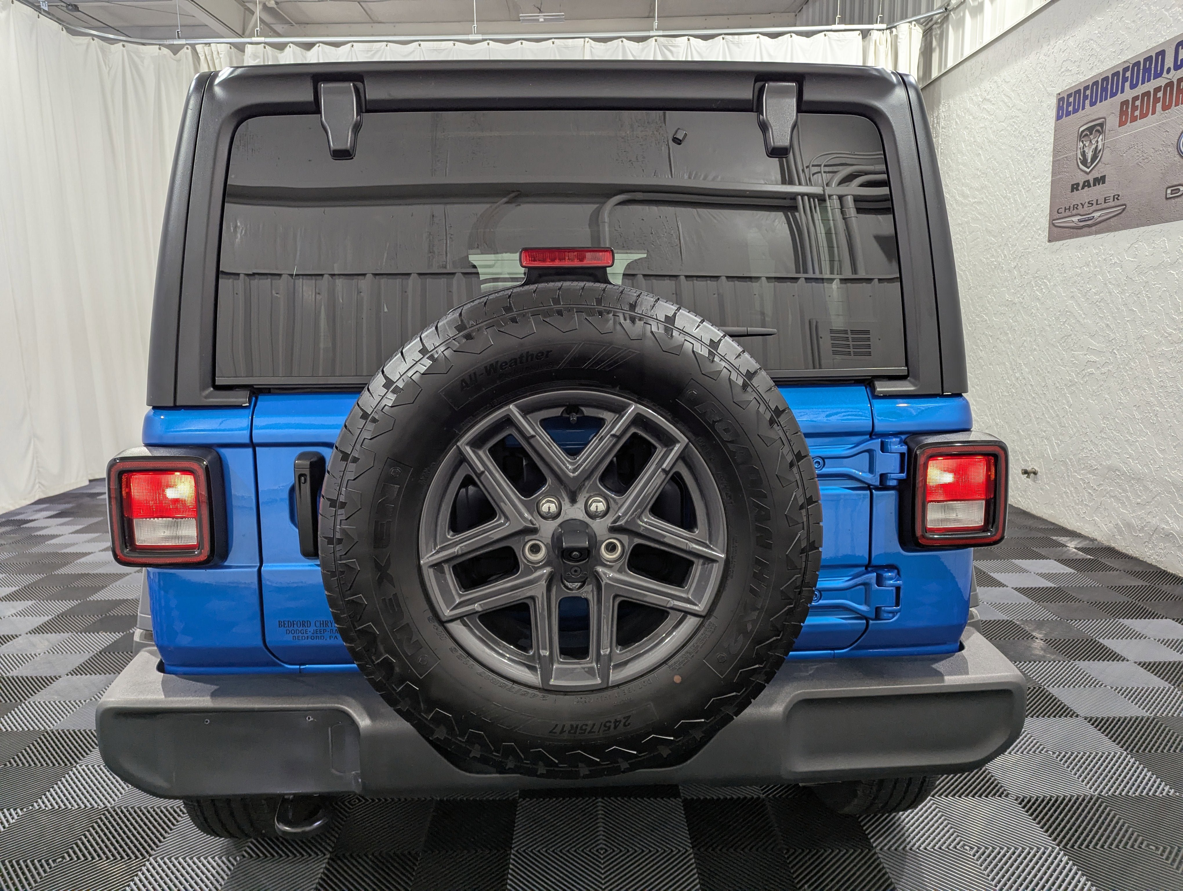 Used 2024 Jeep Wrangler Unlimited Sport image 9