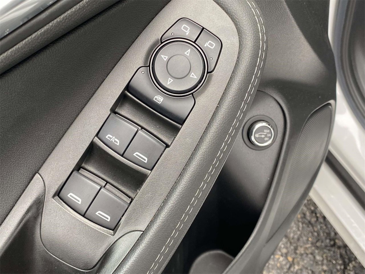 Used 2022 Buick Encore GX Essence w/ Advanced Technology Package image 16