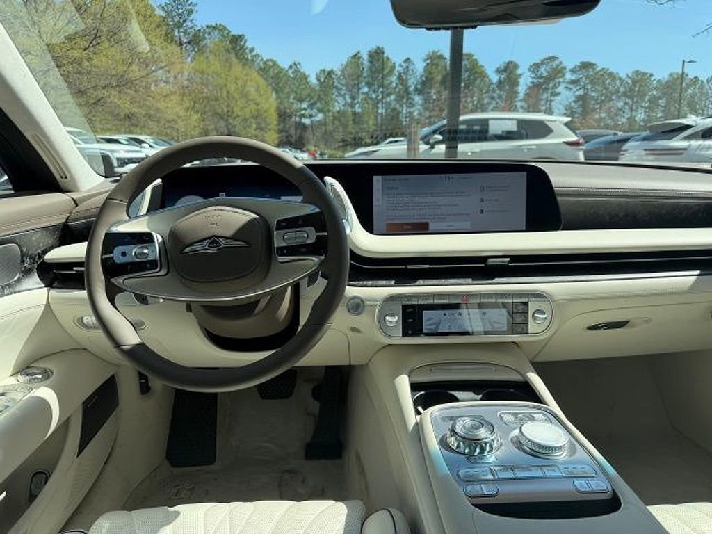 Used 2025 Genesis G90 3.5T image 5