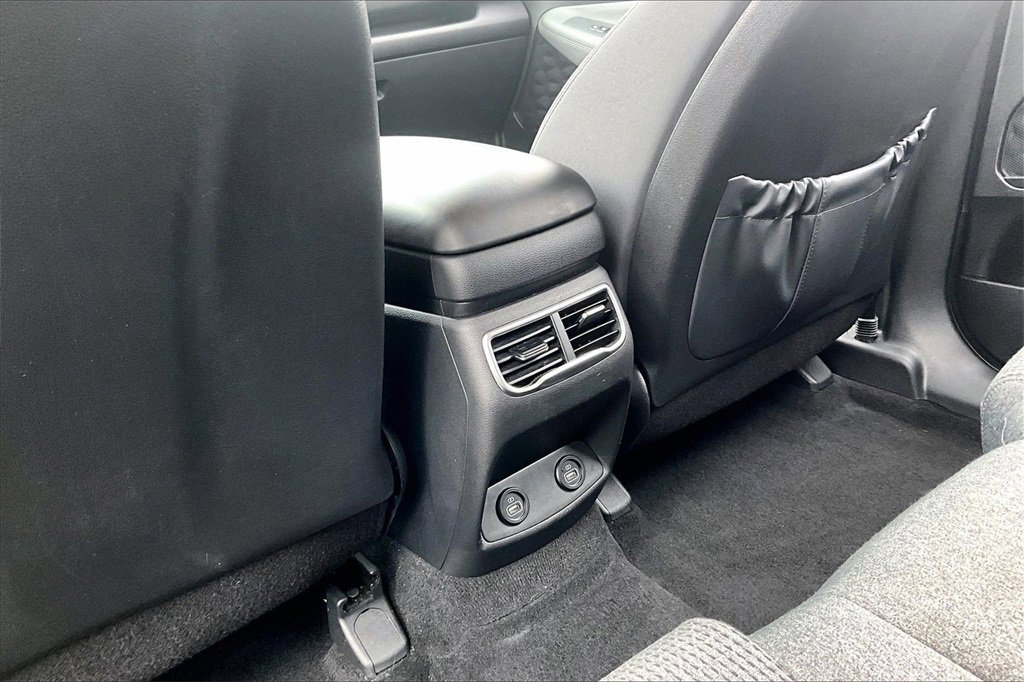 Used 2023 Hyundai Santa Fe SE image 25