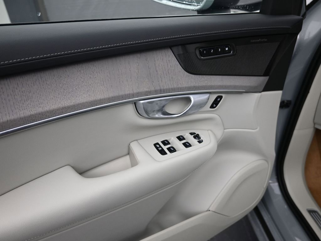 New 2026 Volvo XC90 B6 Ultra w/ Protection Package image 5