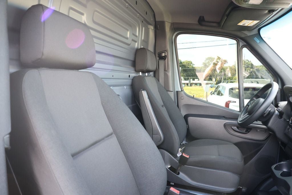 Used 2024 Mercedes-Benz Sprinter 3500 image 26