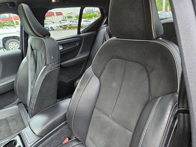 Used 2020 Volvo XC40 T5 R-Design w/ Protection Package AWD/4WD image 16